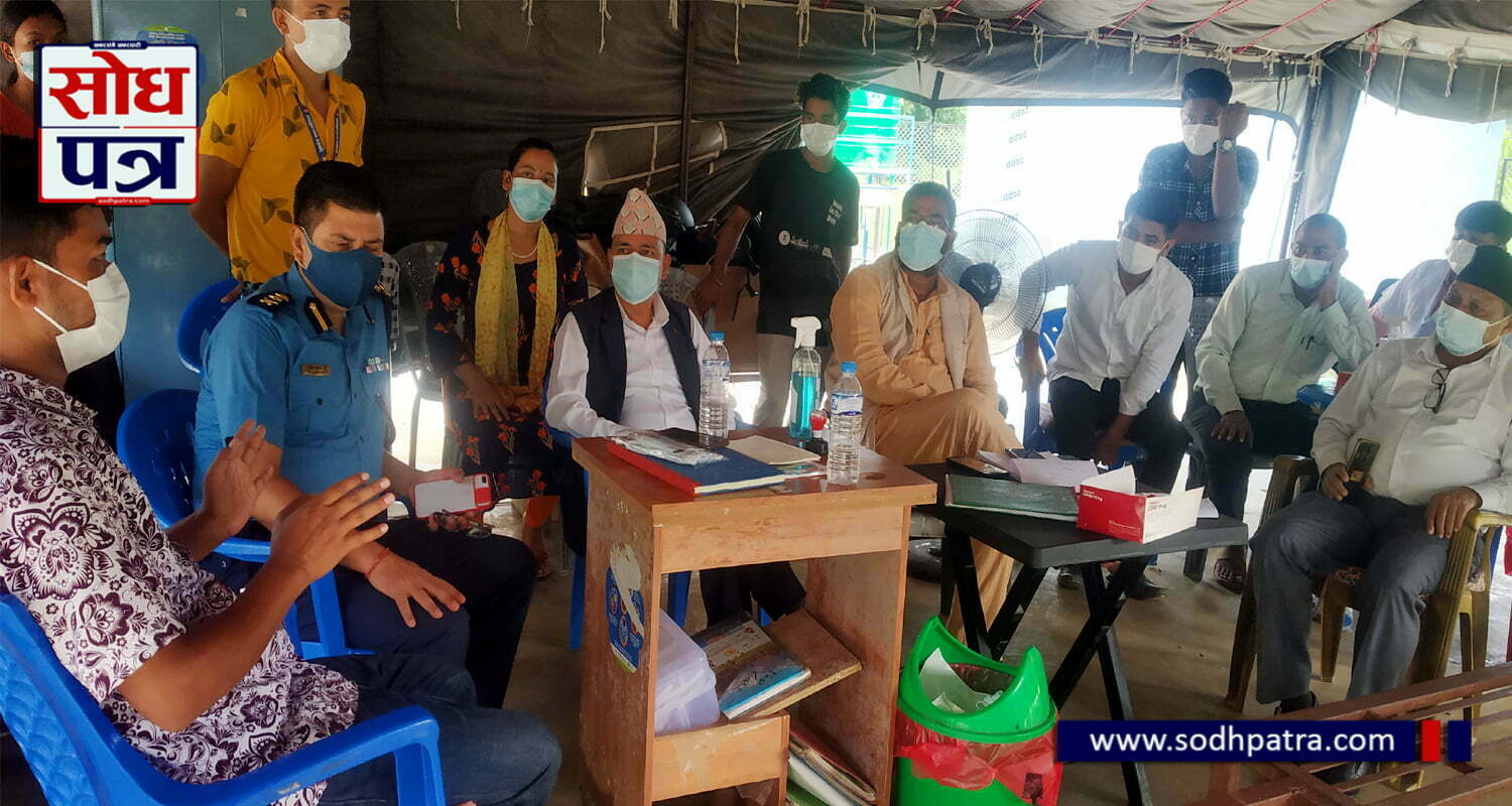 सुदूरपश्चिम प्रदेशका सामाजिक विकास मन्त्री लालबहादुर खड्का सहितको संयुक्त टोलीले त्रिनगर भन्सार (गौरिफण्टा) नाकाको स्थलगत अनुगमन