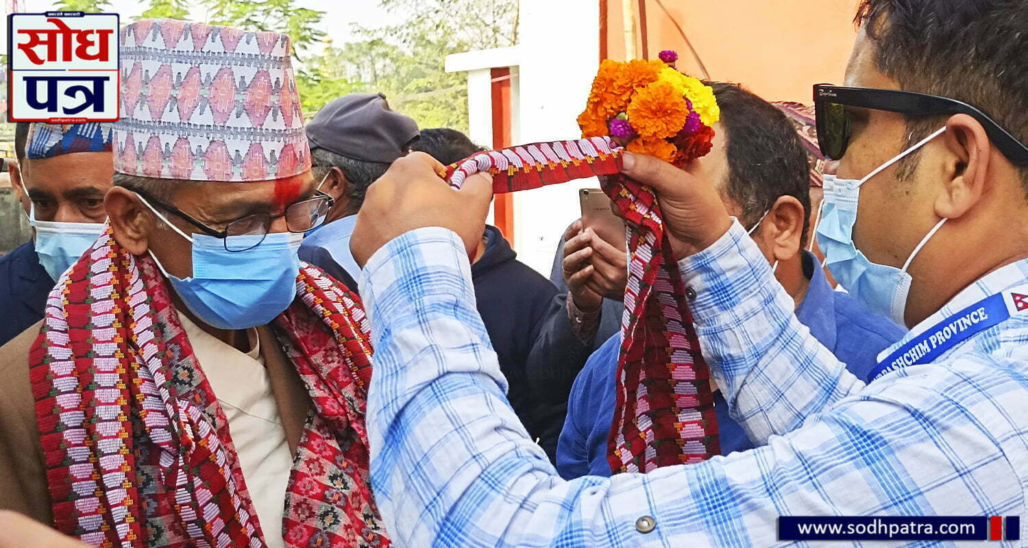 सुदूरपश्चिम प्रदेशका नवनियुक्त प्रदेश प्रमुख देवराज जोशीले पदभार ग्रहण
