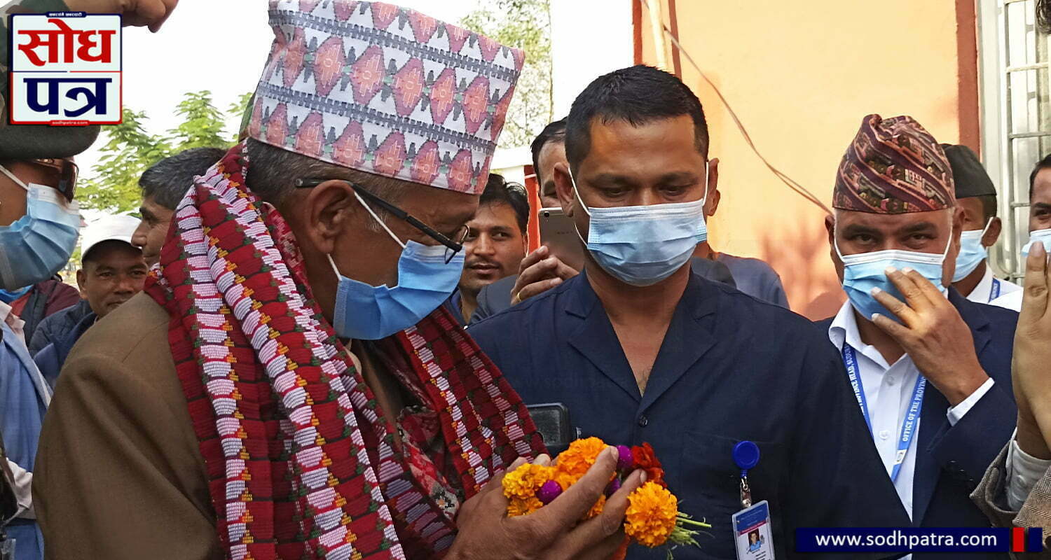 सुदूरपश्चिम प्रदेशका नवनियुक्त प्रदेश प्रमुख देवराज जोशीले पदभार ग्रहण