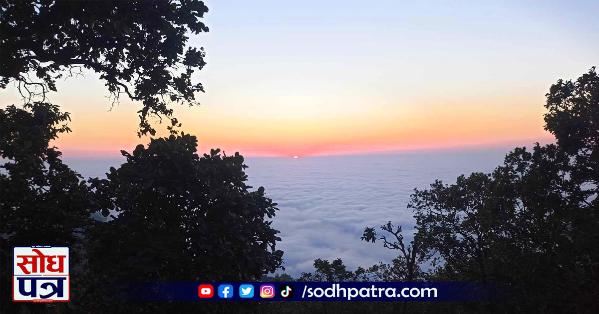 जब तराईले हुस्सुको घुम्टो ओढ्छ चुरे पहाडबाट देखिन्छ यस्तो मनमोहक दृश्य ? (फोटो समाचार)