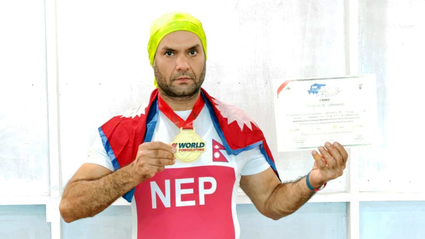 एशियन पावरलिफ्टिङ च्याम्पियनसिपमा धनगढीका ज्ञानेन्द्र राज पाण्डेले जिते स्वर्ण पदक