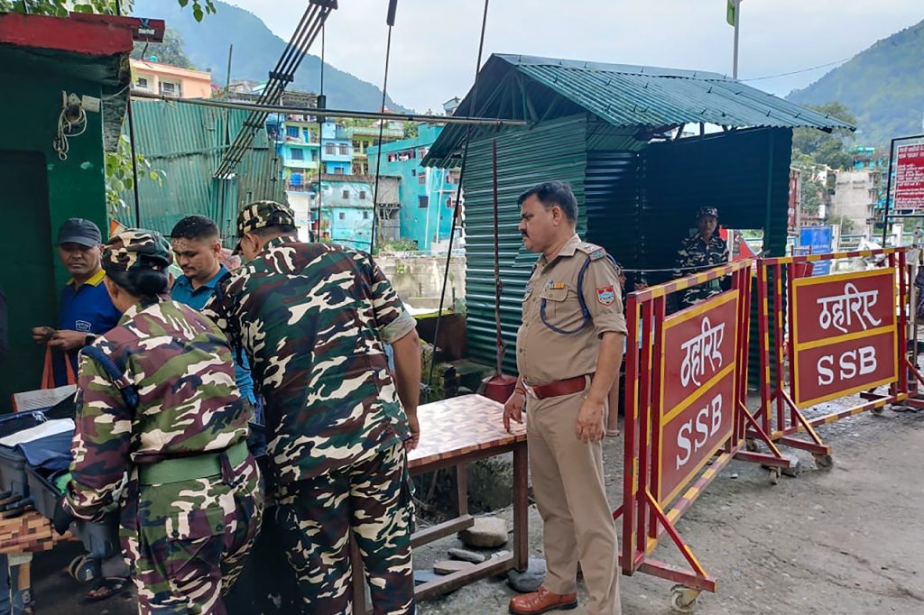 नेपालबाट भागेर भारत प्रवेश गर्न लागेका ७५ जना नेपाली कैदीबन्दी एसएसबीको नियन्त्रणमा