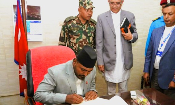 अभियन्ता बब्लु गुप्ता सुशीला कार्की नेतृत्वको अन्तरिम सरकारमा कान्छ मन्त्री भएका छन्।