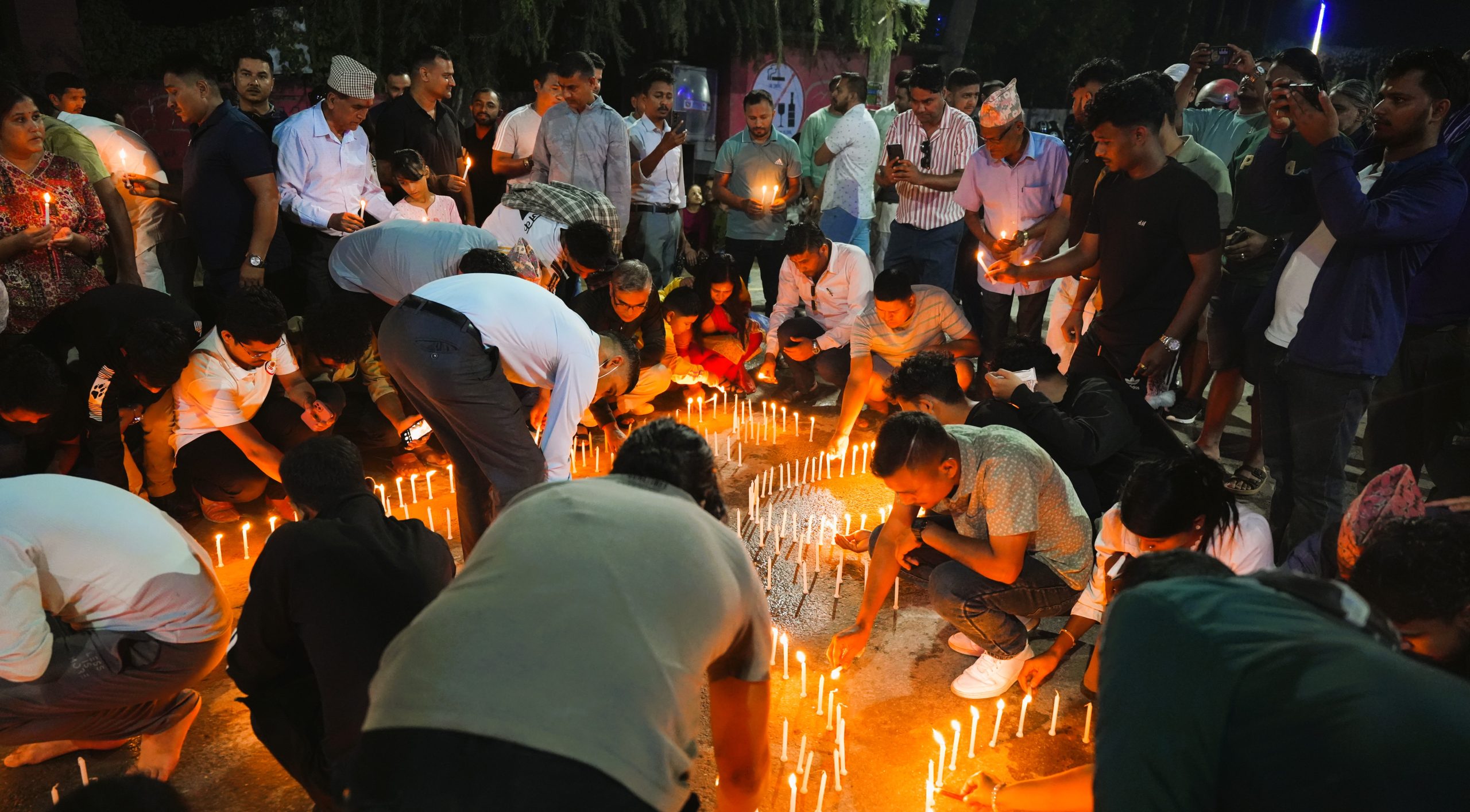 धनगढी पार्क मोडमा महादीप प्रज्वलन कार्यक्रम सम्पन्न, दिवंगत आत्माहरूको चिर–शान्तिको कामना
