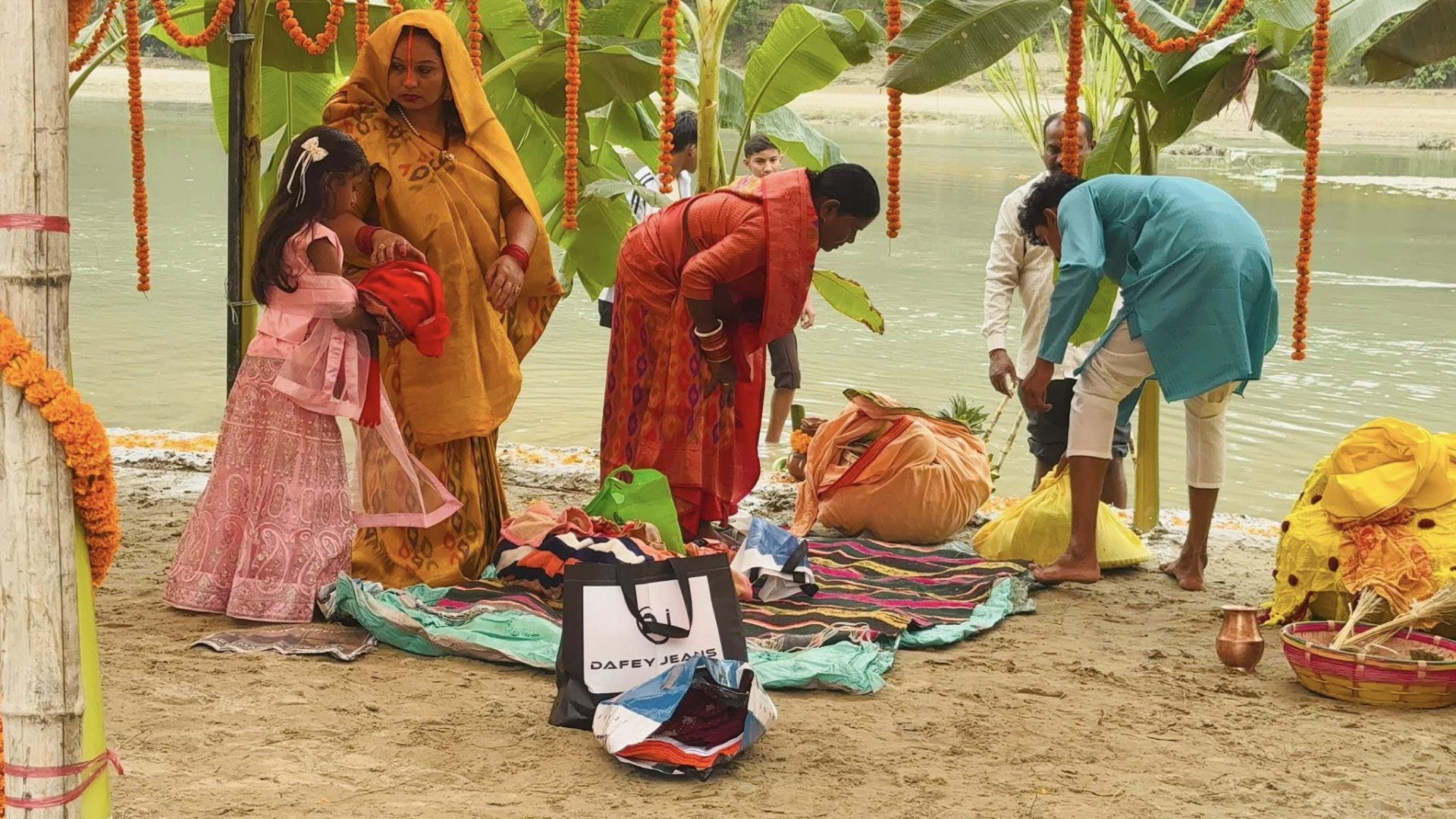 आस्थाको उज्यालोमा धनगढी झलमल, २१ वर्षदेखिको छठ पर्वको भव्य तयारी सम्पन्न