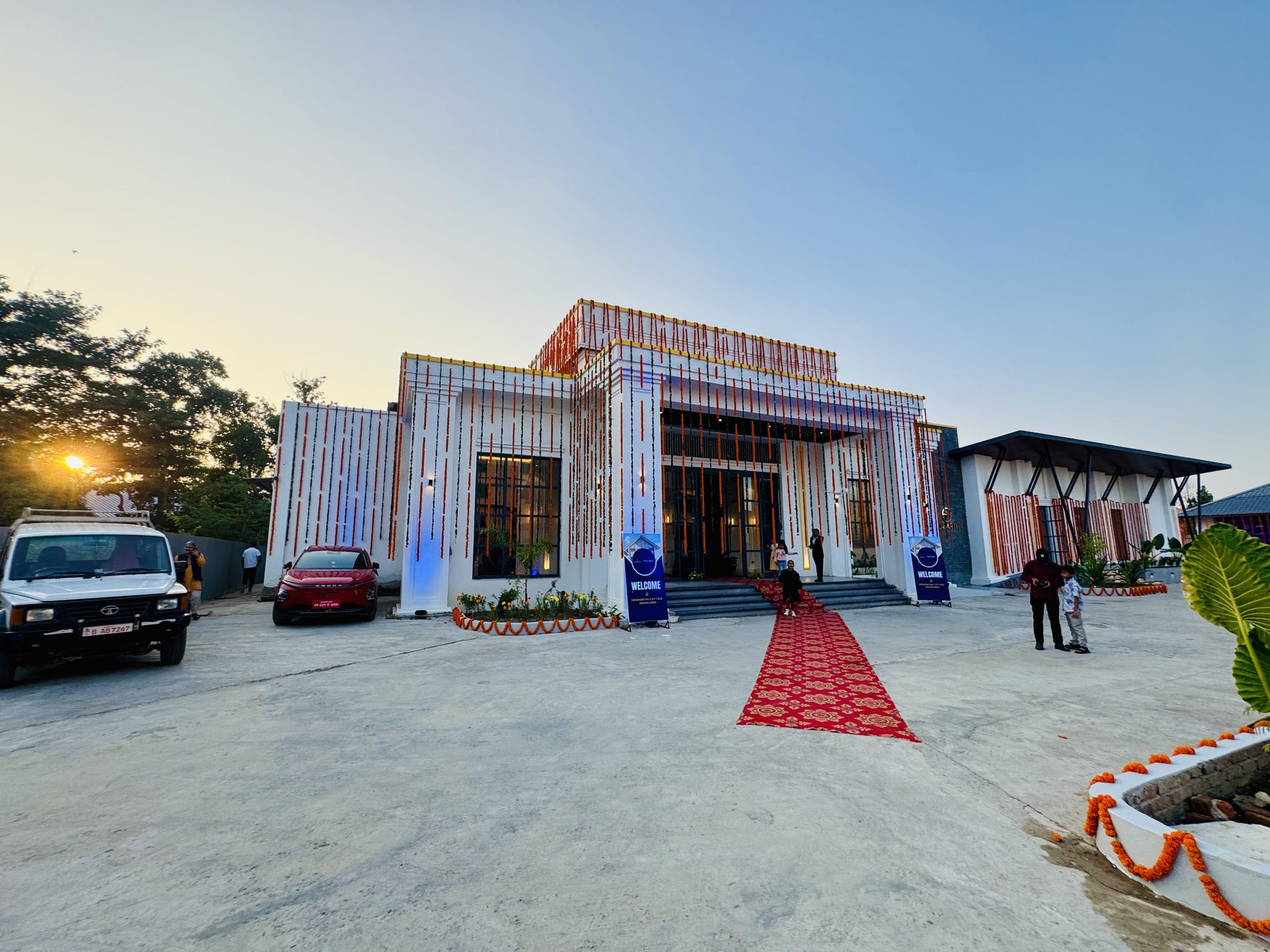 सुदूरपश्चिमको प्रमुख व्यापारिक केन्द्र धनगढी ट्राफिक चौराहाबाट सिद्धार्थ कटेजको सेवा सुचारु