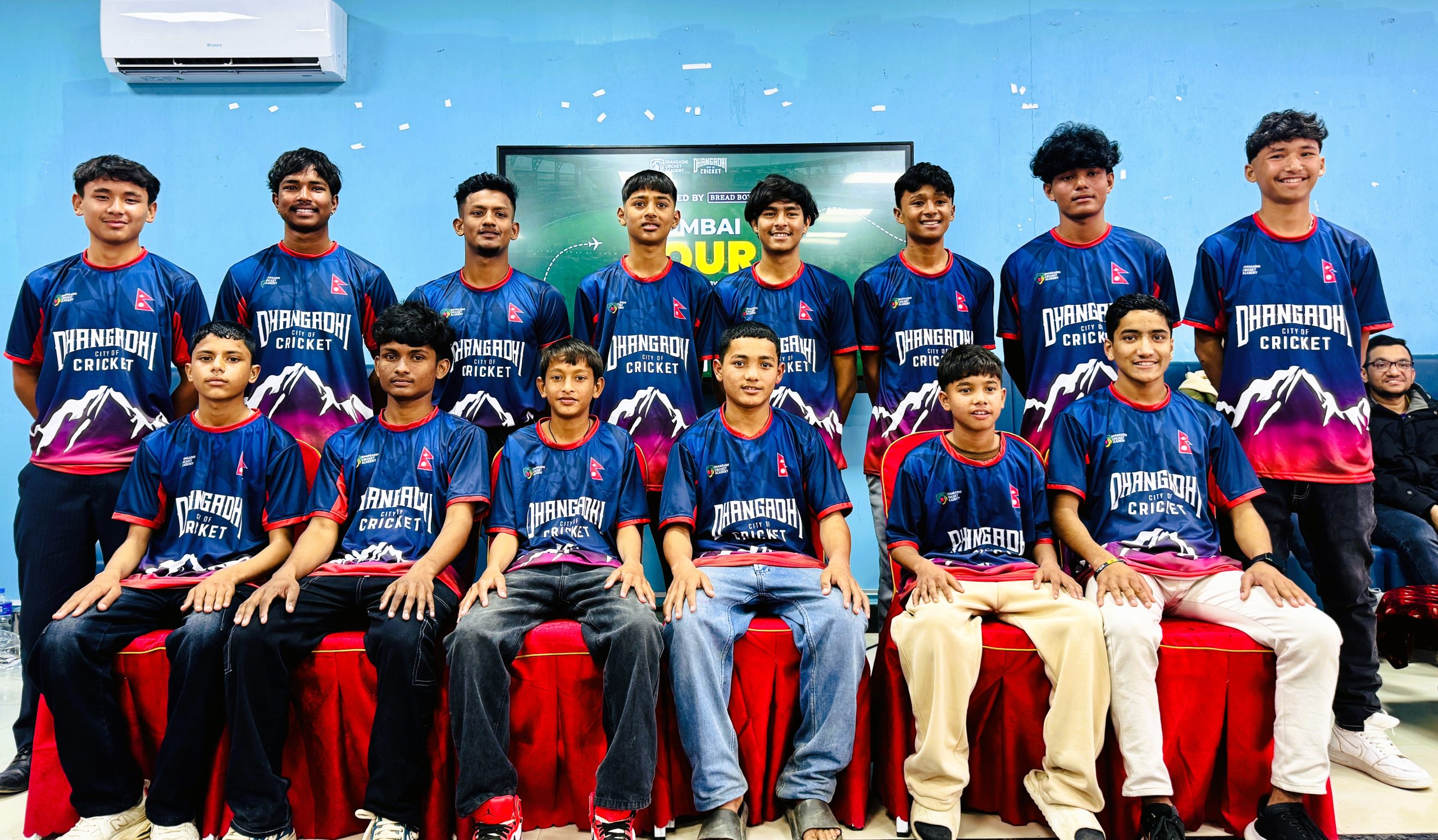 धनगढी क्रिकेट एकेडेमी (डीसीए) को अन्डर–१६ टोली भारतको मुम्बई भ्रमणमा निस्किएको छ।
