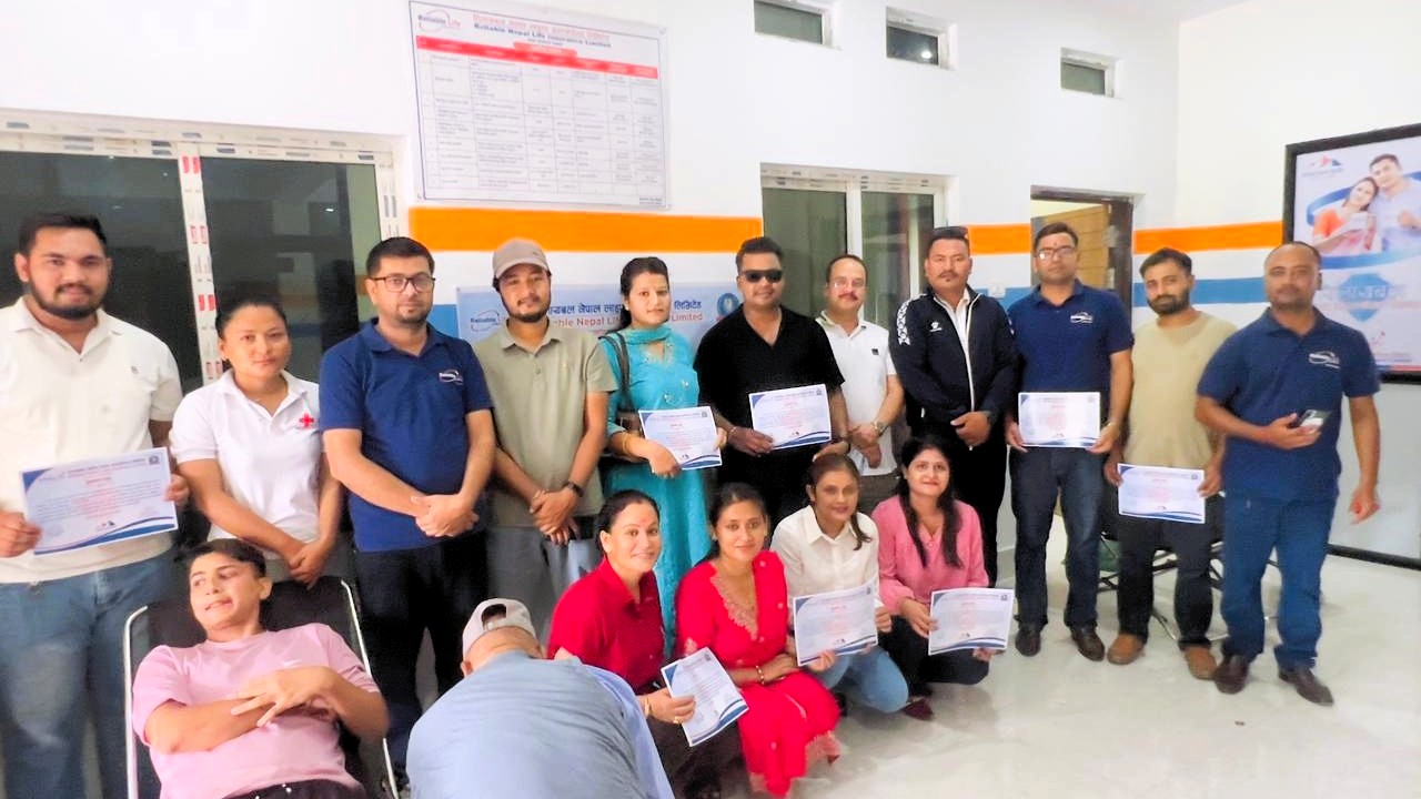 रिलायबल नेपाल लाइफको नवौँ वार्षिकोत्सवमा धनगढीमा रक्तदान कार्यक्रम